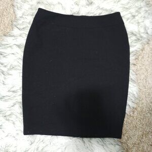 Suzy Shier Black mid length Skirt Back Pocket Detail